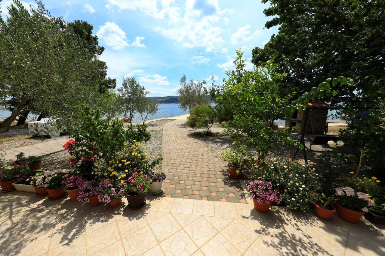 Villa Rajna Starigrad Paklenica Exterior foto